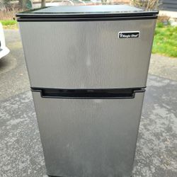 Magic Chef Refrigerator 