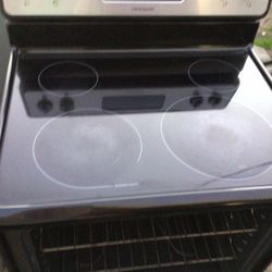 Frigidaire Electric Stove ⚡️⚡️