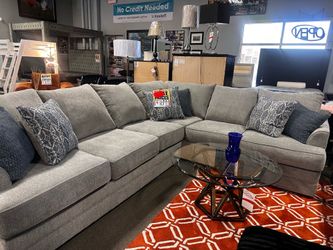 Beautiful couch! $1699 🛋️🚨✨ Easy financing!