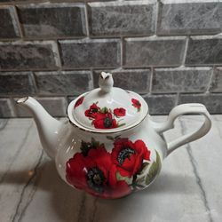 Red Poppies teapot