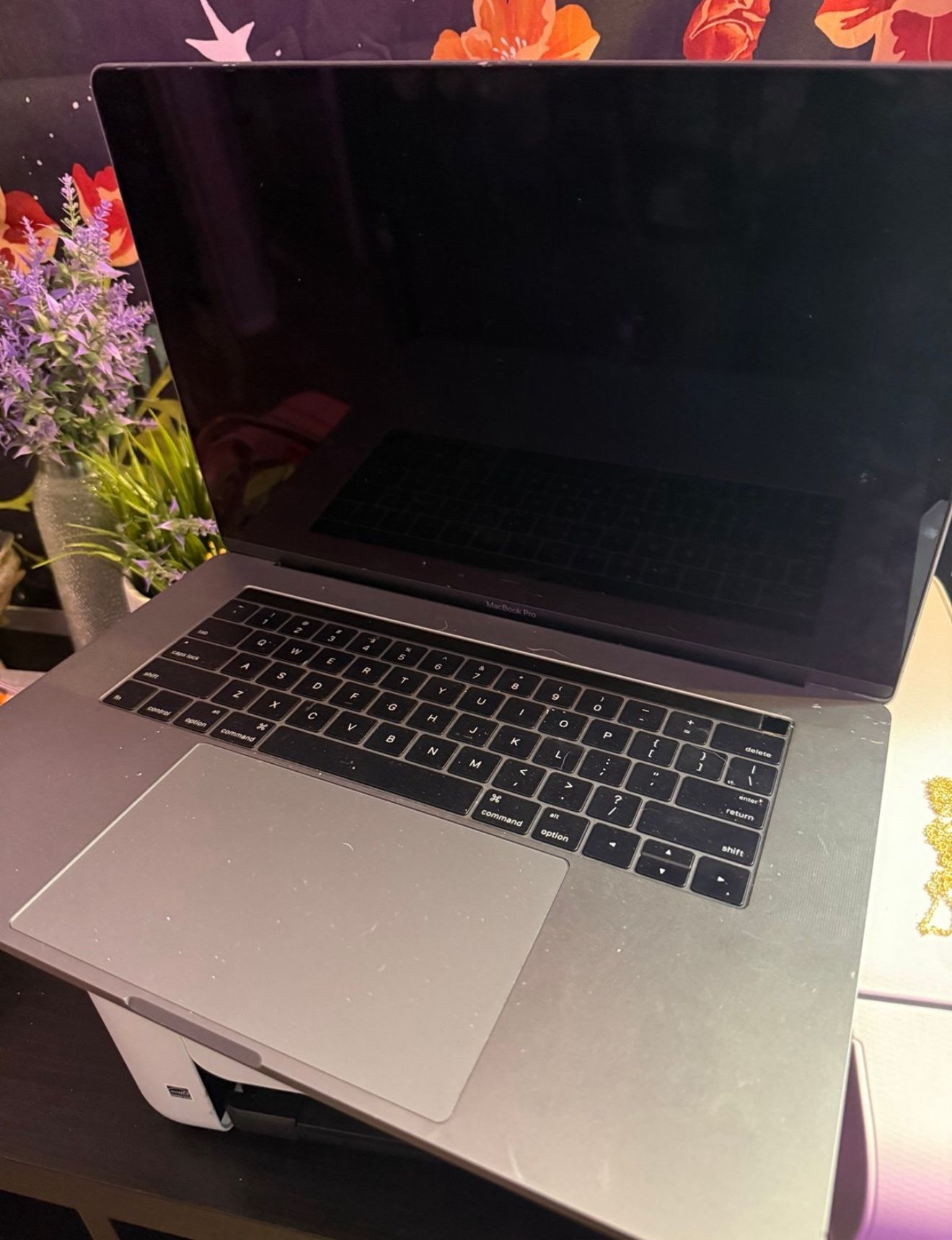 Apple MacBook Pro 15-Inch (2016) A1707 – 2.9GHz i7 – For Parts or Repair – Does Not Turn On