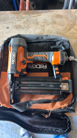 Ridgid Nail Gun 2” Good Condition , Pistola De Clavos 2” Buanas Condiciones