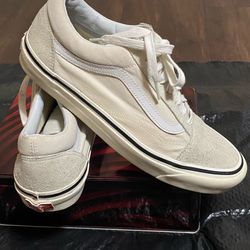 VANS Old Skool Sneakers  UltraCush  Insoles Pop Marshmallow White Suede Color Mens Size 11