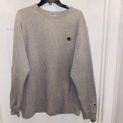 Very nice champion man Sweater size(XL) only $20