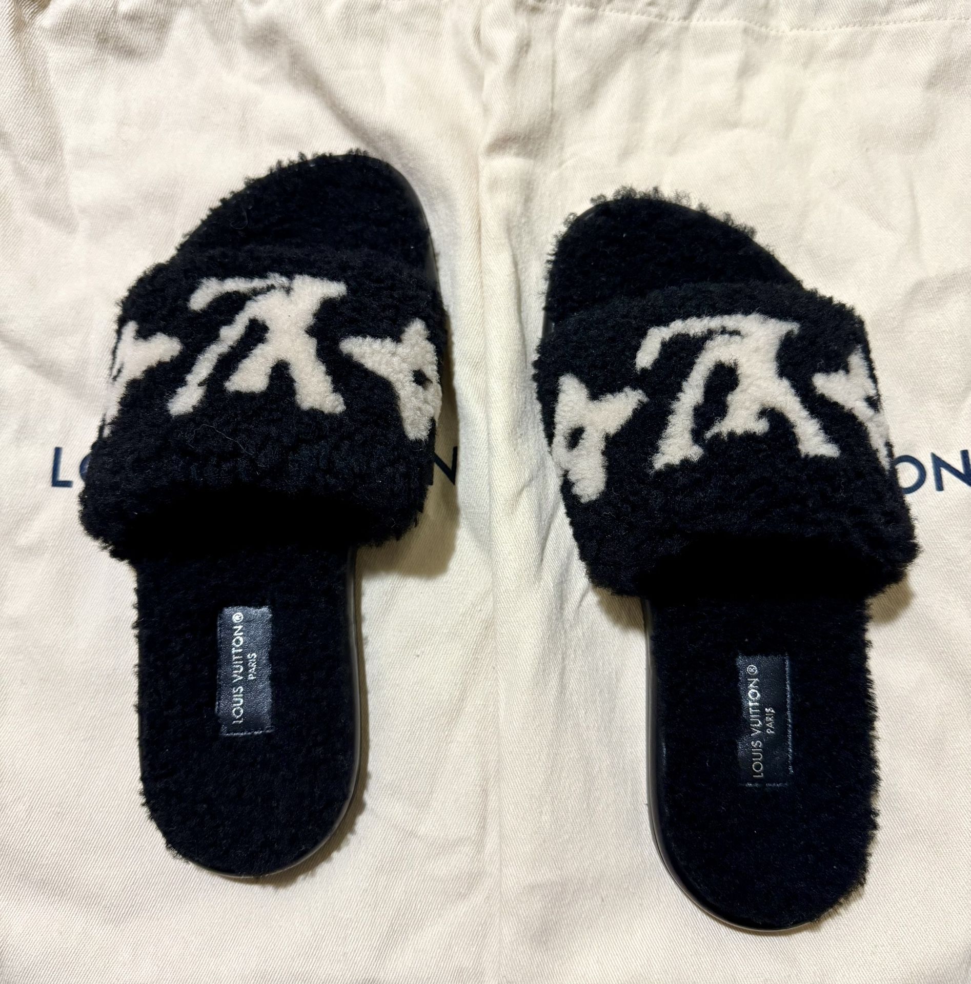 Louis Vuitton Shearling Flat Mule (size EU38)