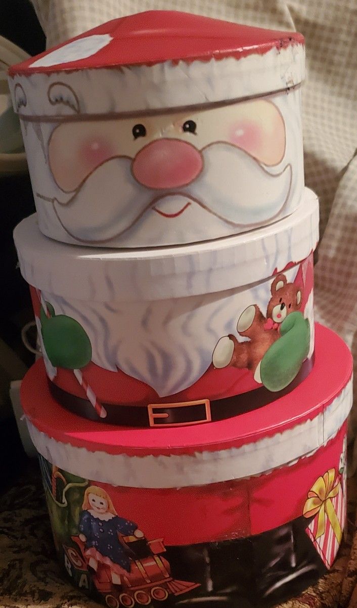 CHRISTMAS DECORATIONS 