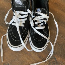 Kids cans Size 4.5 New Never Worn 