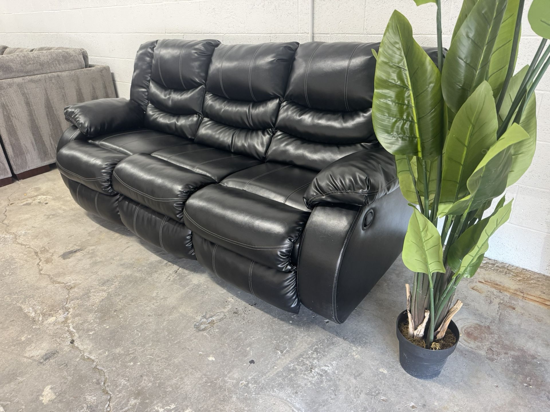 Free Delivery* Black Faux Leather Reclining Sectional Sofa Couch Recliners