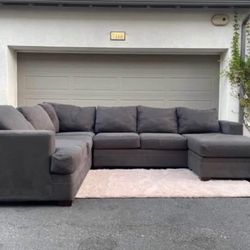 Huge Dark Grey Sectional Couch Sofa From Ashley Furniture In Excellent Condition - FREE DELIVERY 🚛