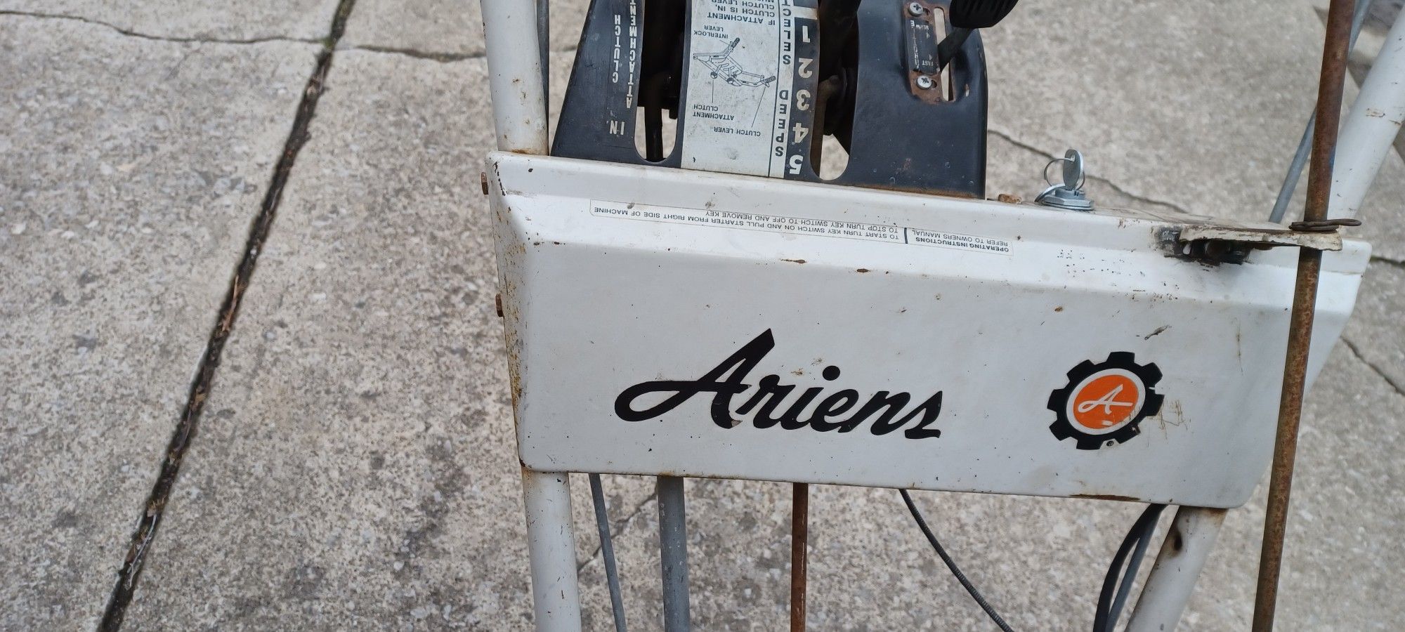 Ariens ST524 24" 5 HP 2 Stage Self-Propelled Snow Blower