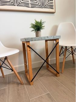 Modern bistro set 2 chairs & accent table