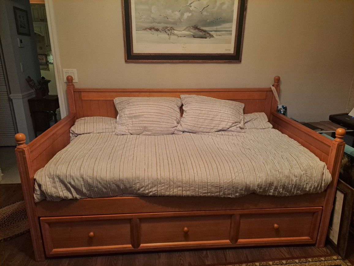 Trundle Bed With Storage Drawer