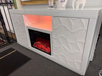 Fully Assembled 71" Timeless White Electric Fireplace 🔥 (Floor Model)