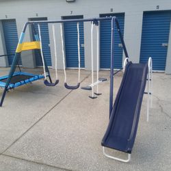 Swing set With Trampoline 