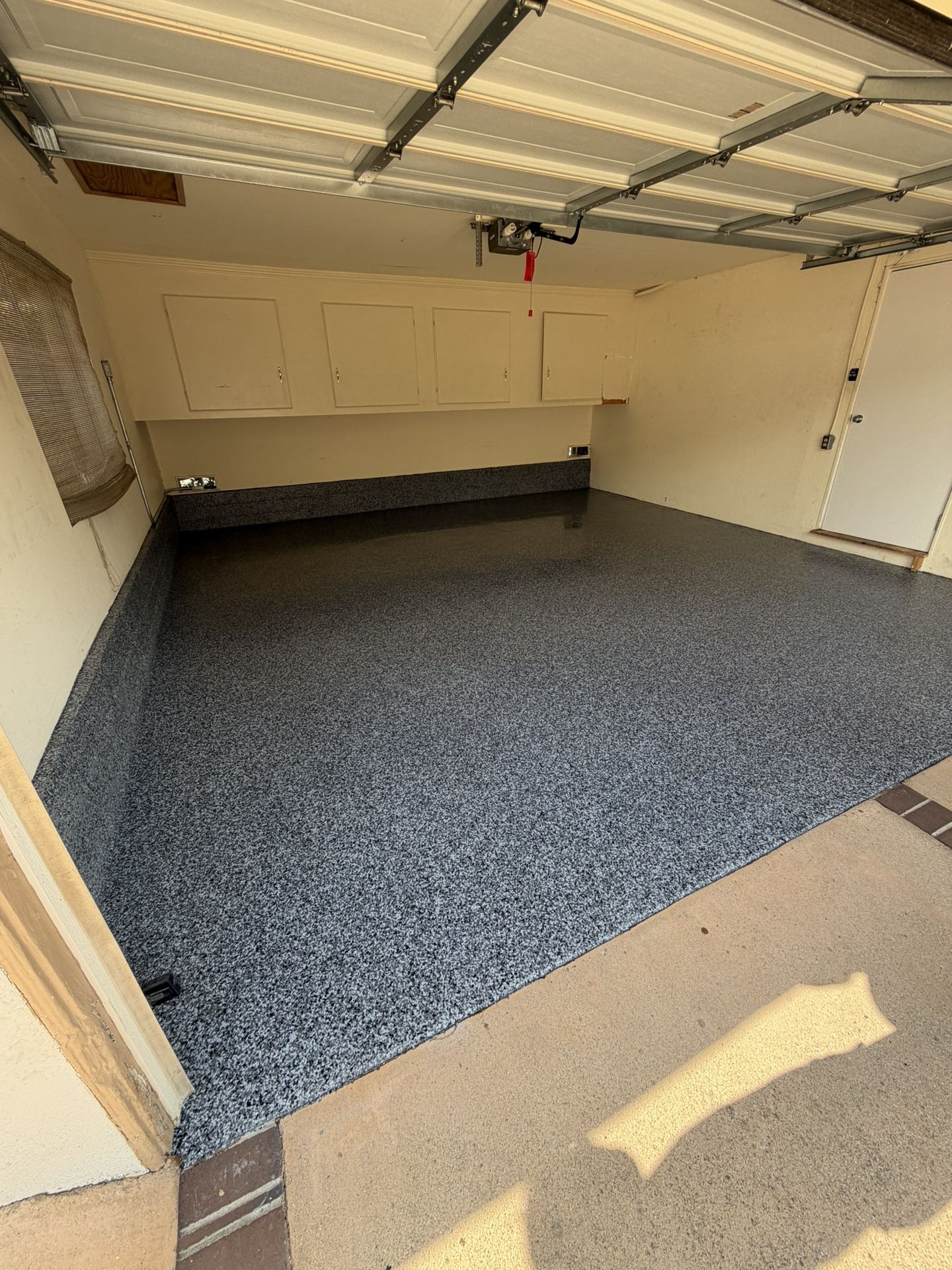🚗 Epoxy Garage Floors – Durable, Clean, & Professionally Installed!
