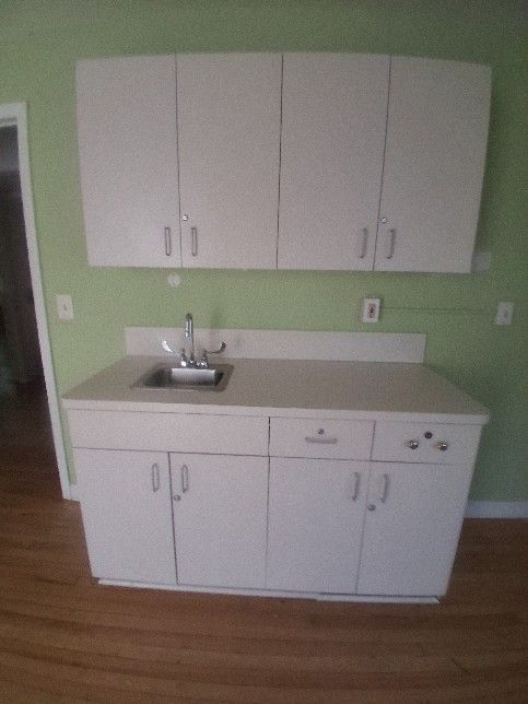 USED IN PRISTINE CONDITION SUMMIT CABINETS W/ COUTERTOP AND STAINLESS STEEL DAYTON SINK W/ STEEL BRADED HOSES, GREAT DEAL!!!