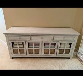 Media console