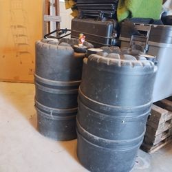 30 Gallon Plastic Water Barrels
