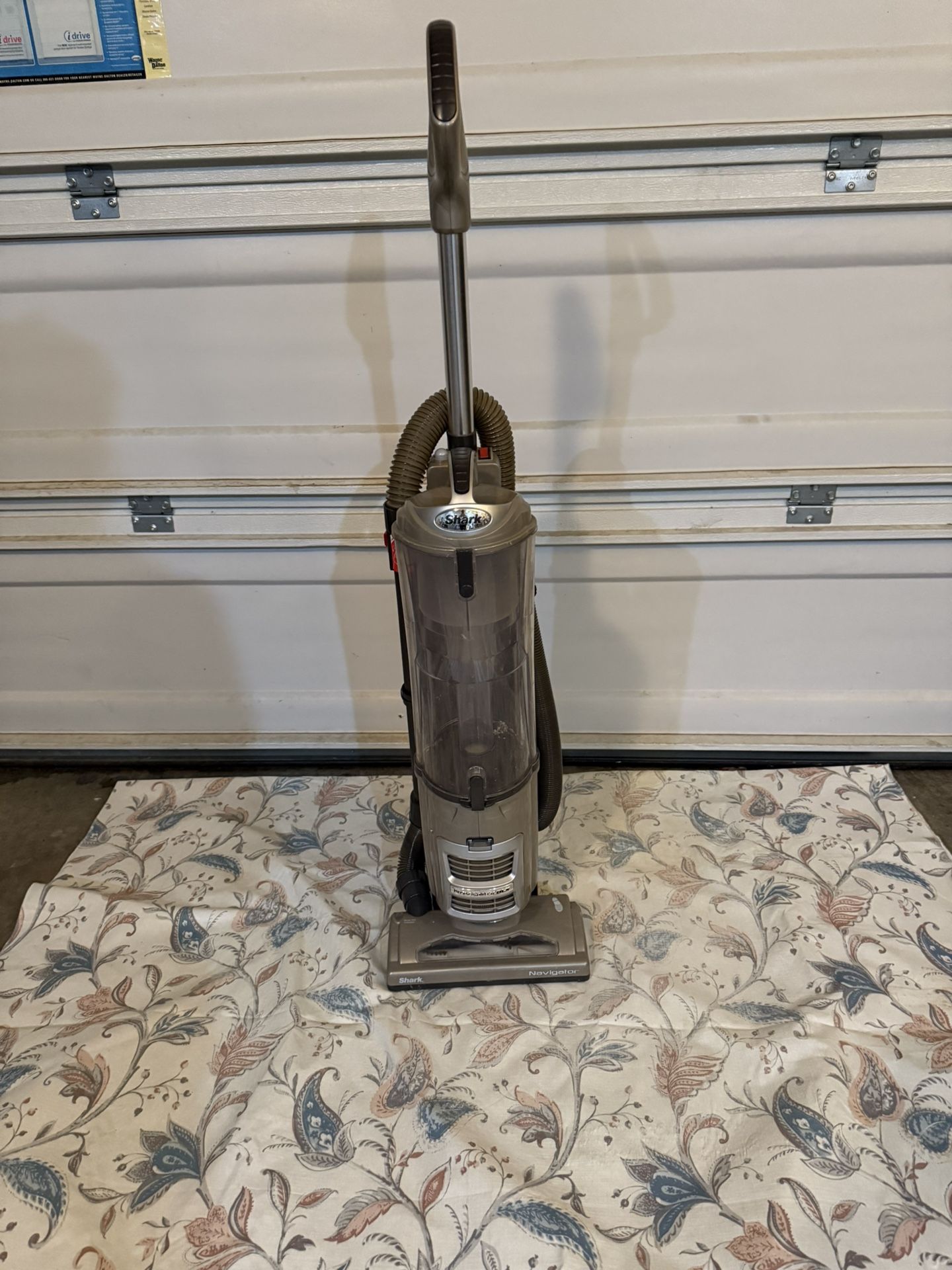 SHARK VACCUM CLEANER