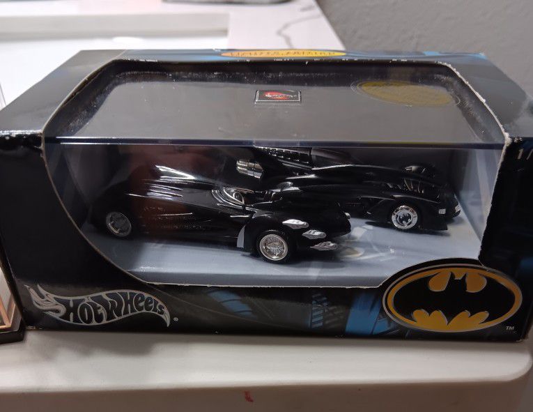 Hot Wheels 100% Limited Edition DC Batman Forever Batman & Robin Batmobile

