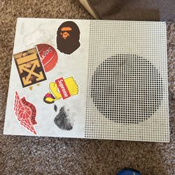 Xbox One S With 2 Controllers 