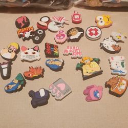 CROC CHARMS More Than 1,000 Pieces NEW