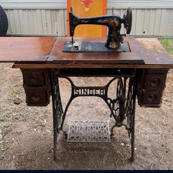 Antique Singer Sewing Machine 