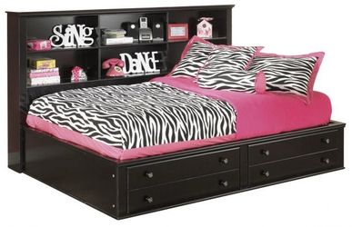 Jaidyn Full Bookcase Bed in Black