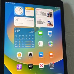 iPad Pro. Like New And Unlocked! 