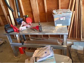 Metal work bench