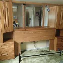 BEDROOM SET