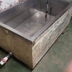 Minnow Tank With Pump