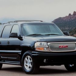 GMC Yukon Front And Rear Brake Pads