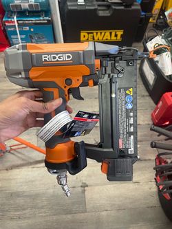 RIDGID Pneumatic Brad Nailer