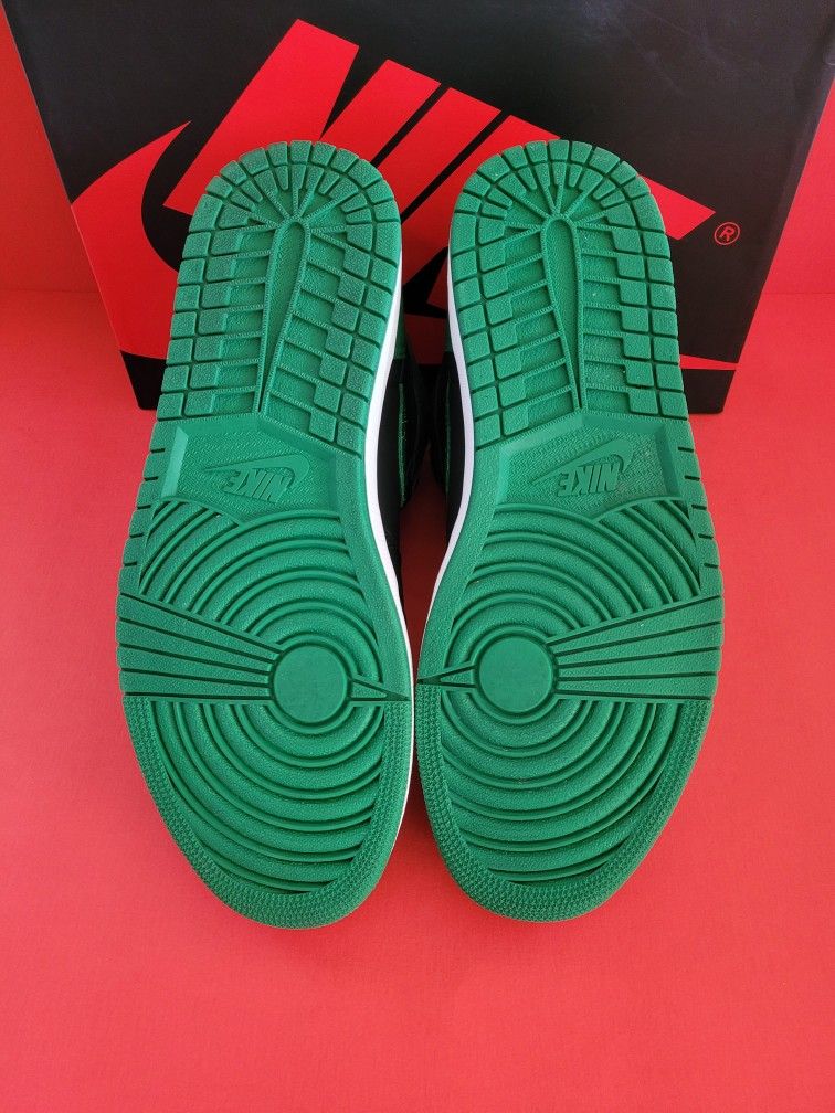 Jordan 1 Pine Green Size 10.5