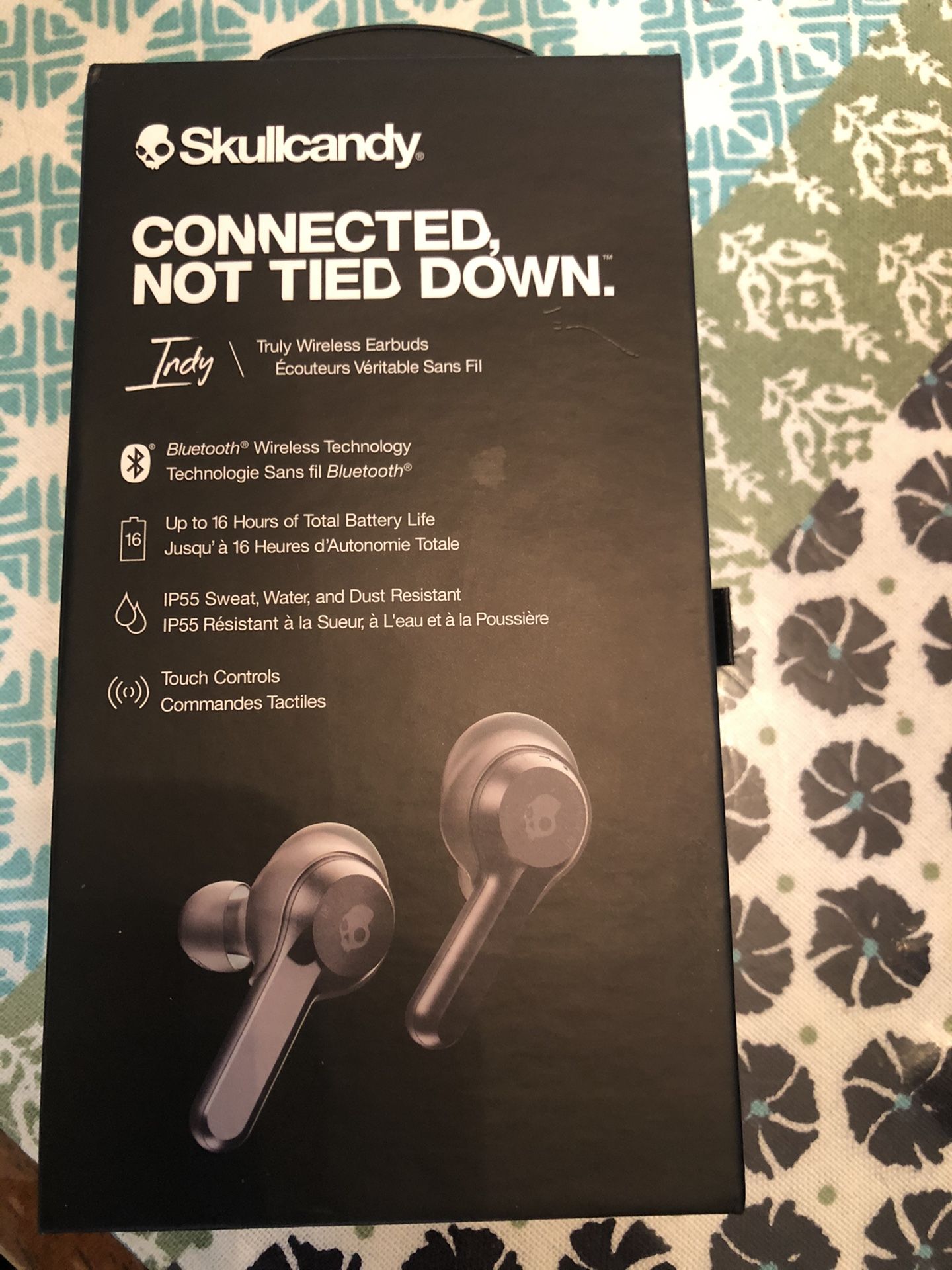 Skullcandy Connected Not Tied Down wireless headphones