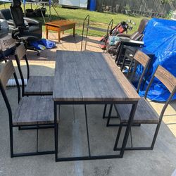 Dinning Table 4 Chairs 