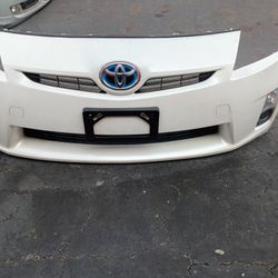2010-2012 Toyota Prius Hybrid Complete Front Bumper With All The Accessories Oem. 