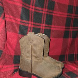 Kid Boots Size 8 !!CASH ONLY!!