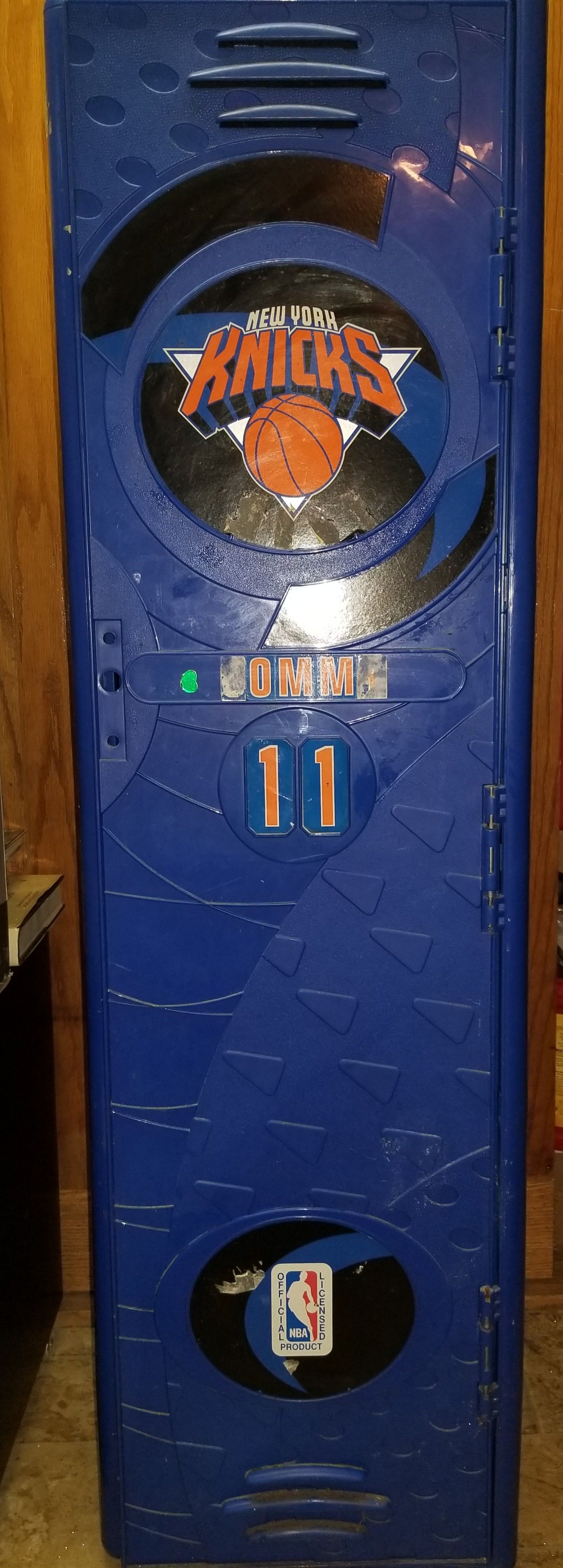 Vintage 1993 Knicks NBA 49” Tall Storage Locker By Suncast Blue