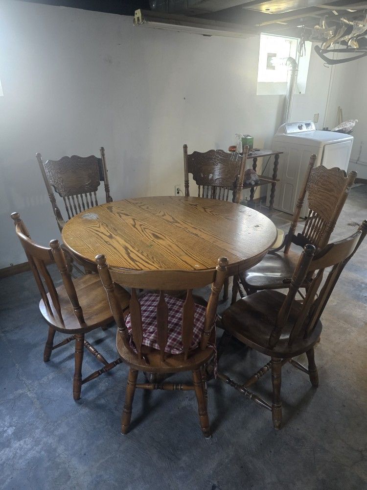 Dinning Table Need Some Work As Polish