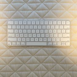 Apple Keyboard