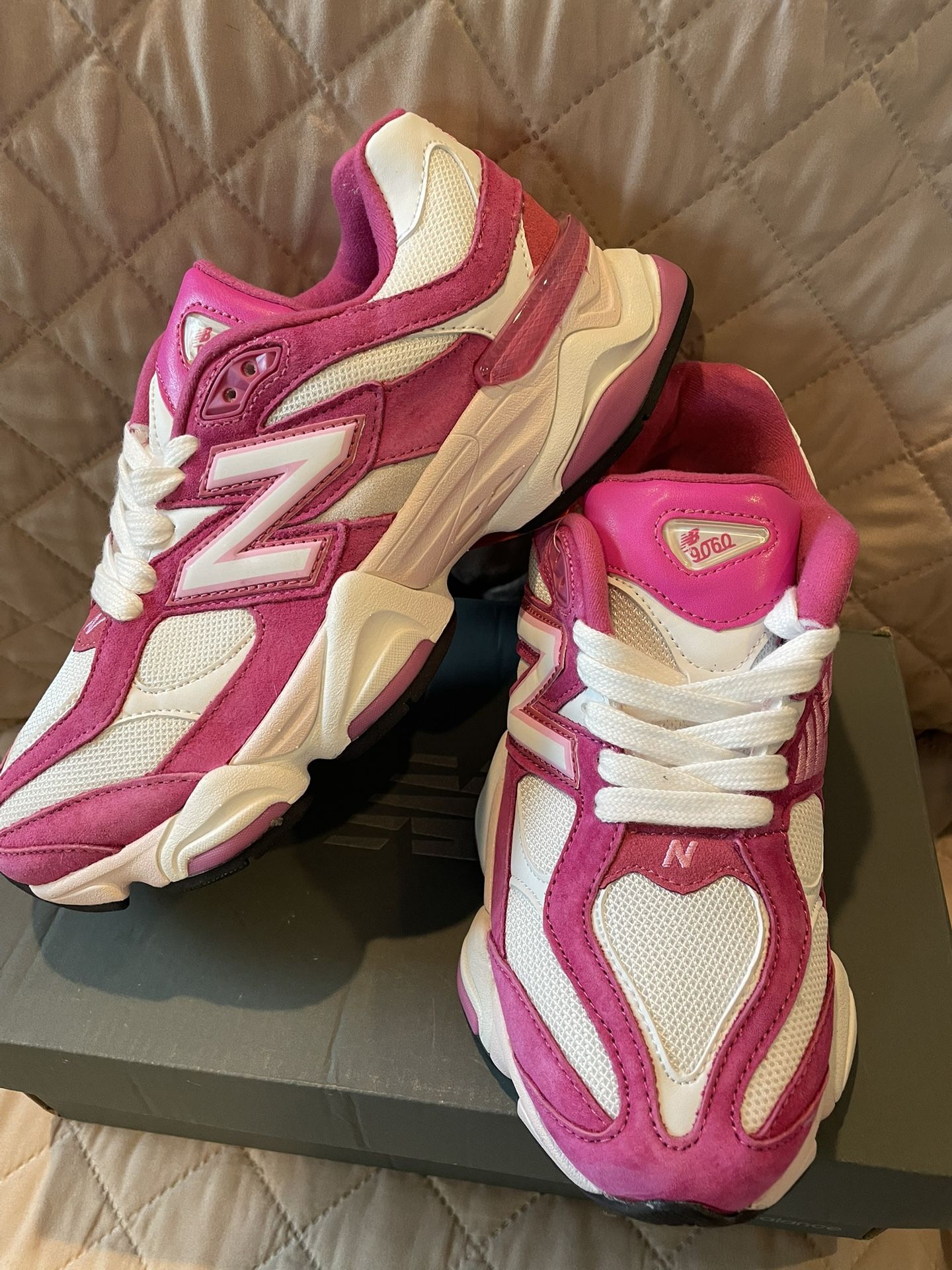 New Balance 960 Fuchsia Pink