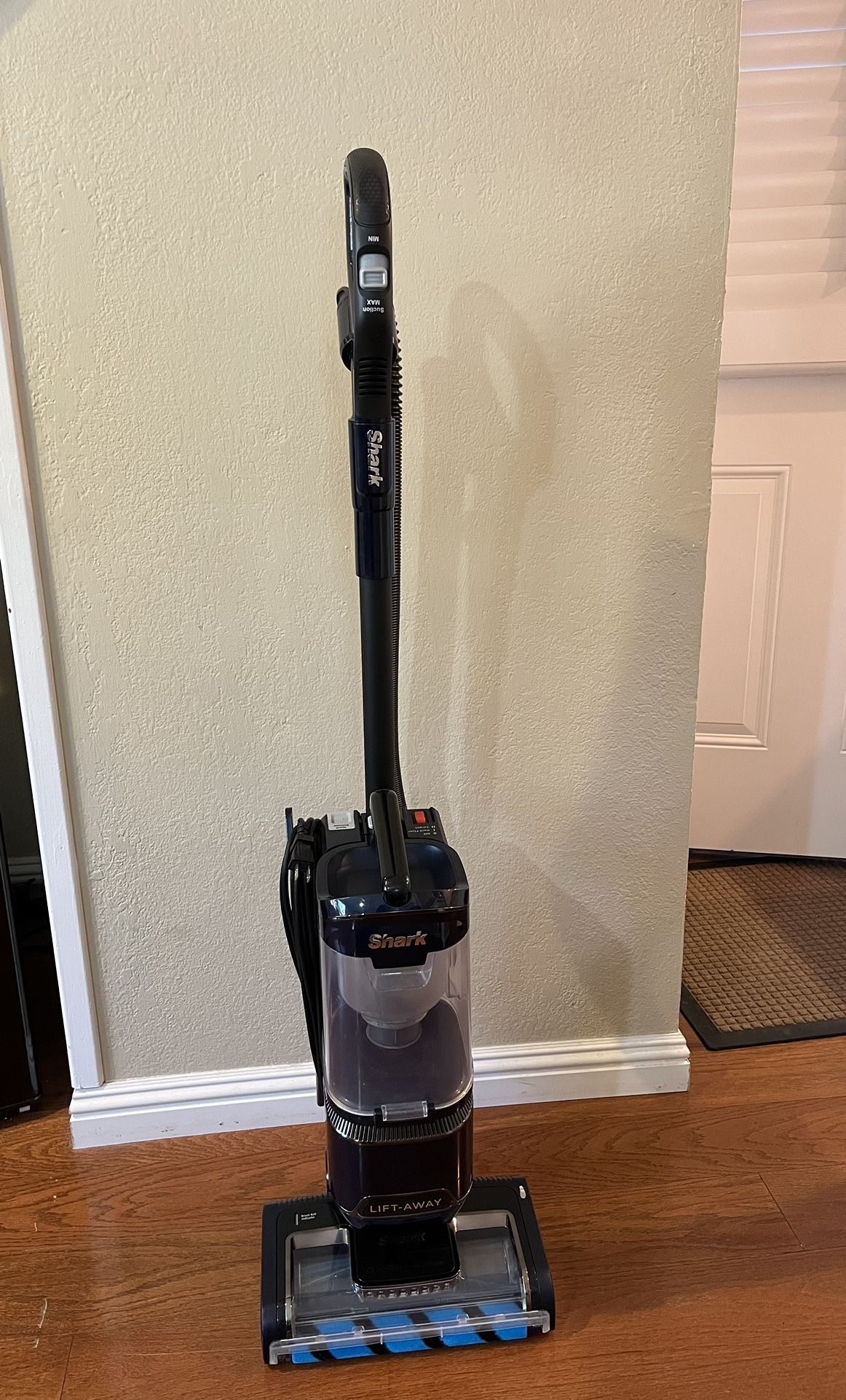 Shark Vacuum Upright UV850 Performance Lift Away Adv Powerful Pet Hair Pickup and HEPA Filter