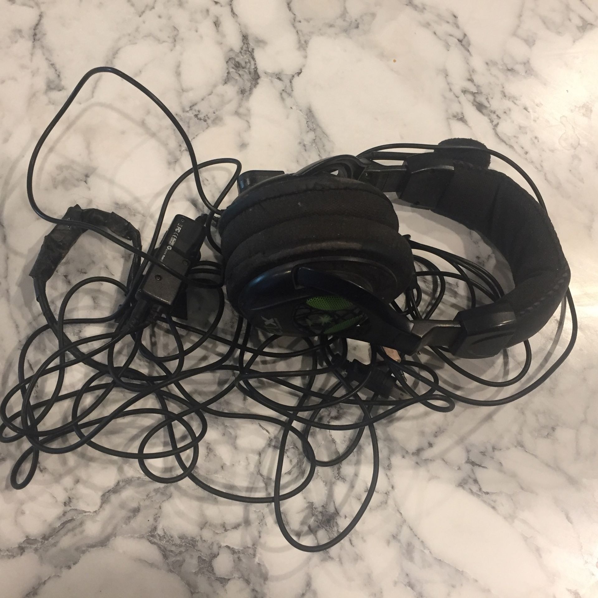 Turtle beach headphones with Mic.