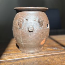 Pomaireware Pig Face Vase