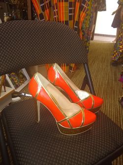 Women fashion pumps heels size 8.5