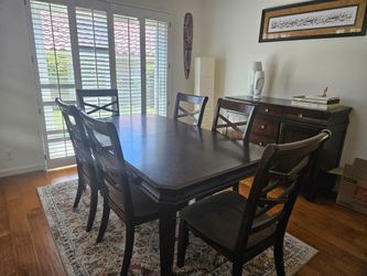 Dinner Room Table and Chairs