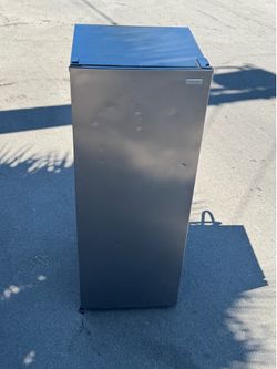 Freezer household upright stainless steel (free local delivery)