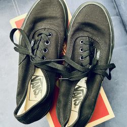 Vans Women’s Size 6.5 All Black Sneakers Like New